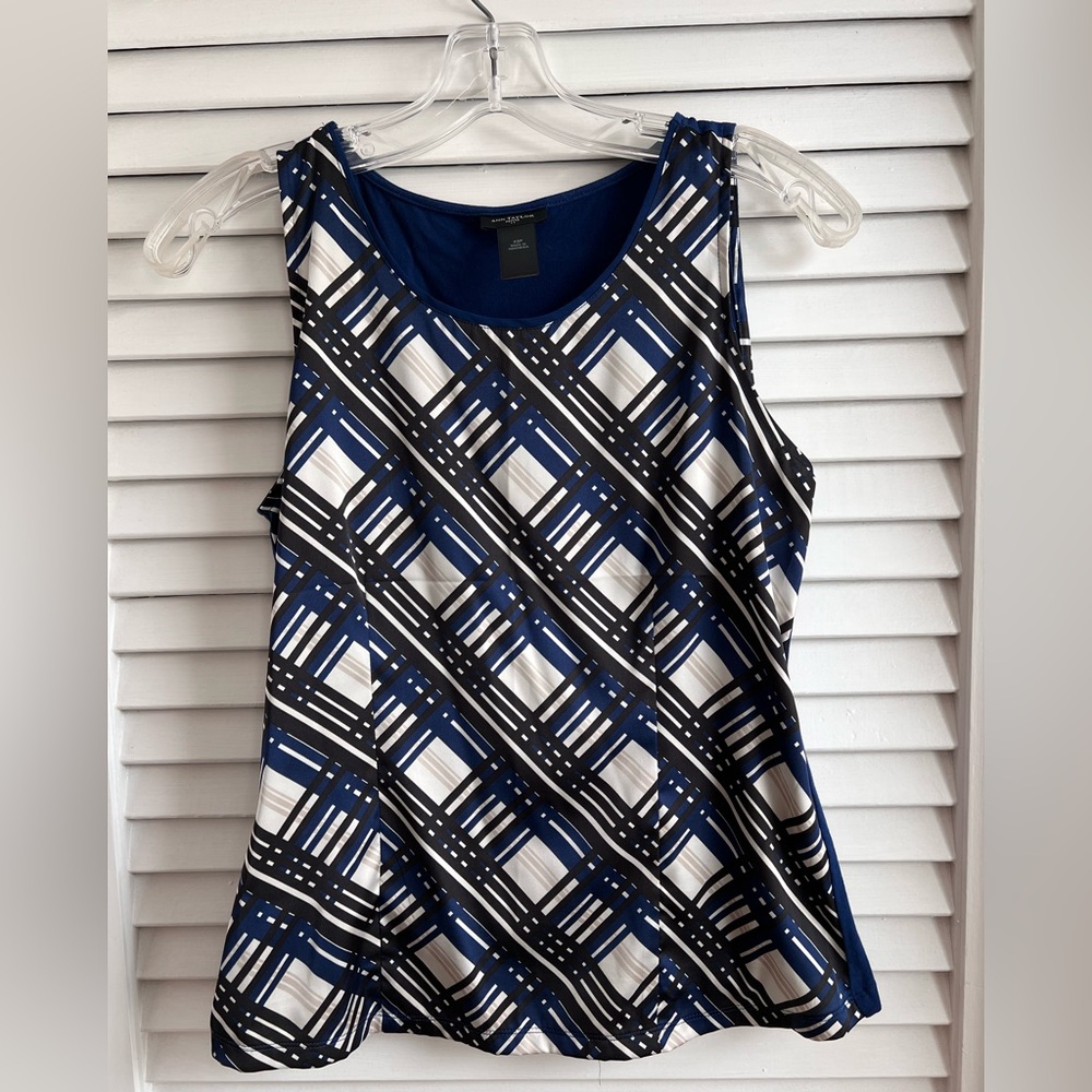 Ann Taylor Sleeveless Top. XS petite. Navy, black, white & taupe. EUC